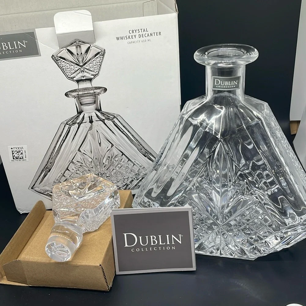 NWT Shannon by Godinger Dublin Collection Crystal Whiskey Decanter 610ml